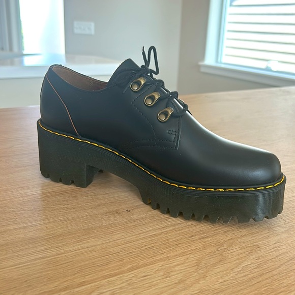 NWOB Dr Marten Leona left shoe - Picture 2 of 6